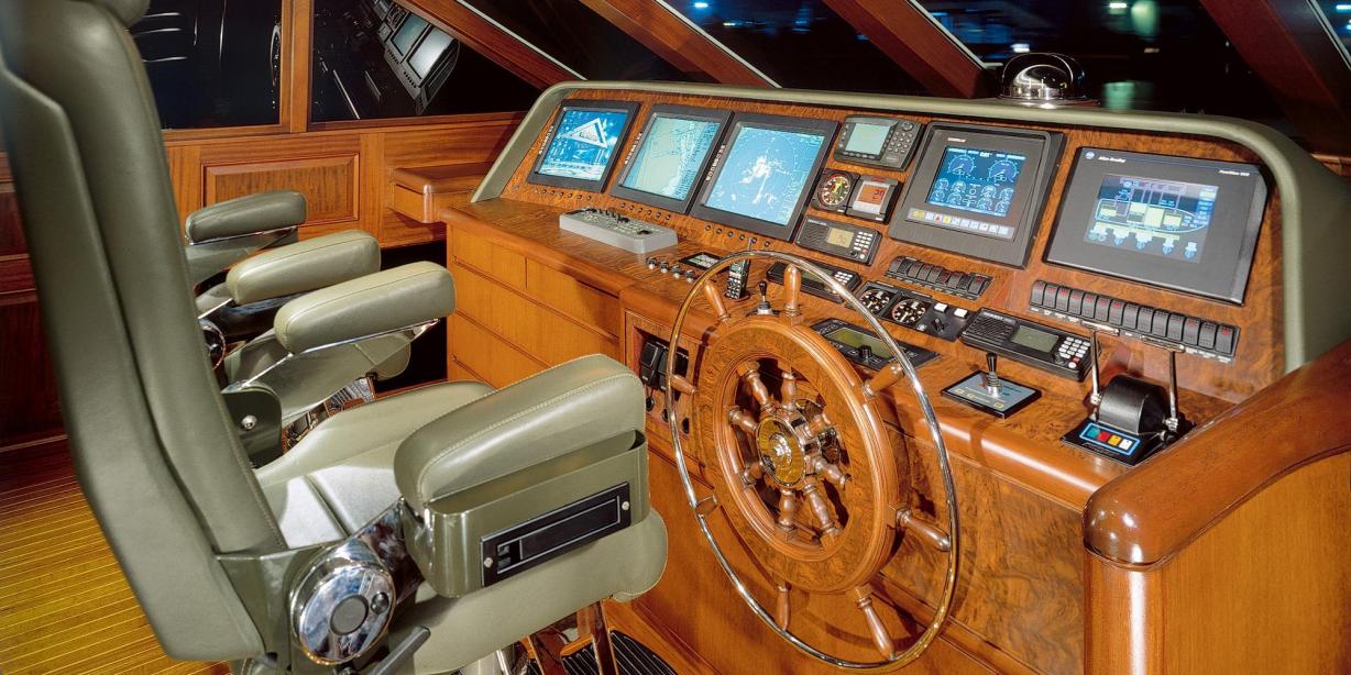 yacht Sharon Lee