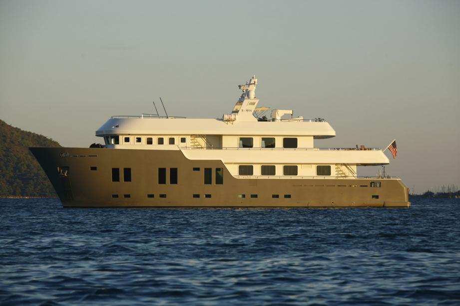 yacht Apna