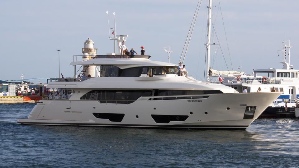 yacht Seven