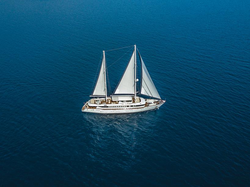 yacht Aiaxaia