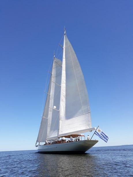 yacht Dona Francisca