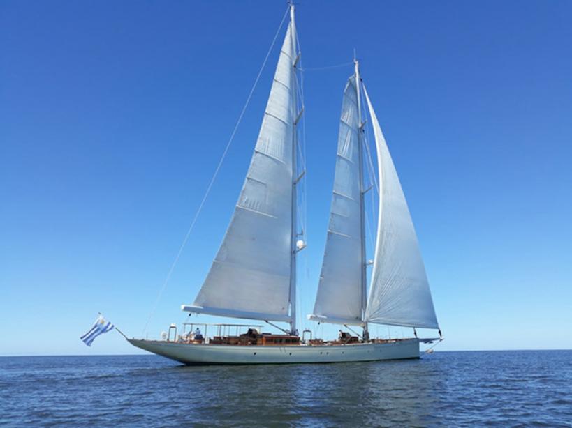 yacht Dona Francisca