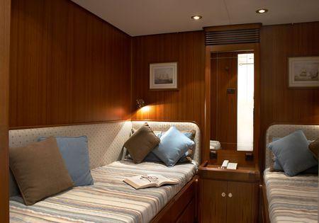 yacht Hide N Sea