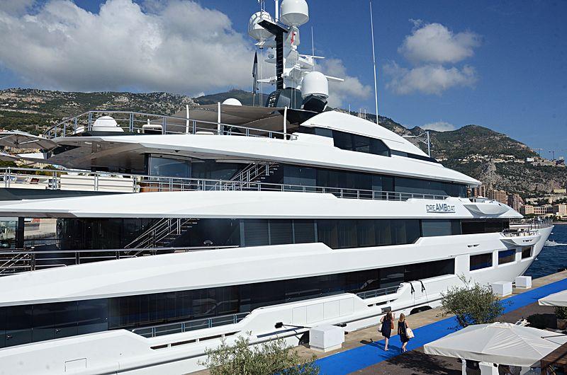 yacht Dreamboat