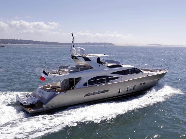yacht Armonee