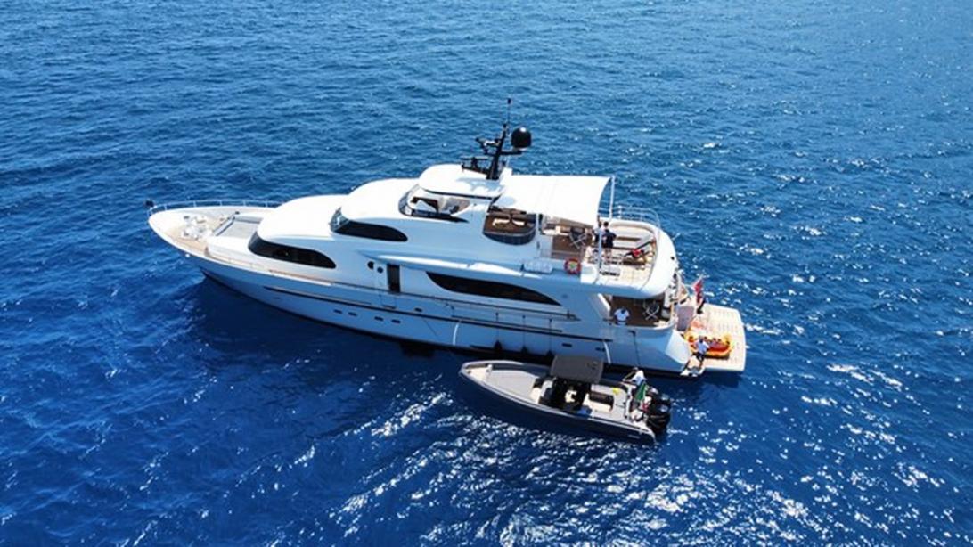 yacht Archipelago