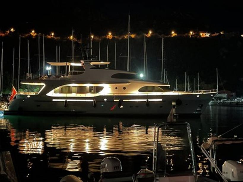 yacht Archipelago