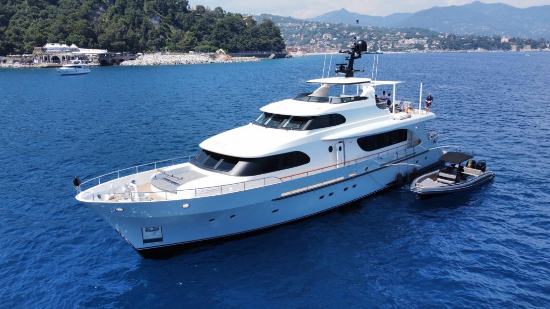yacht Archipelago