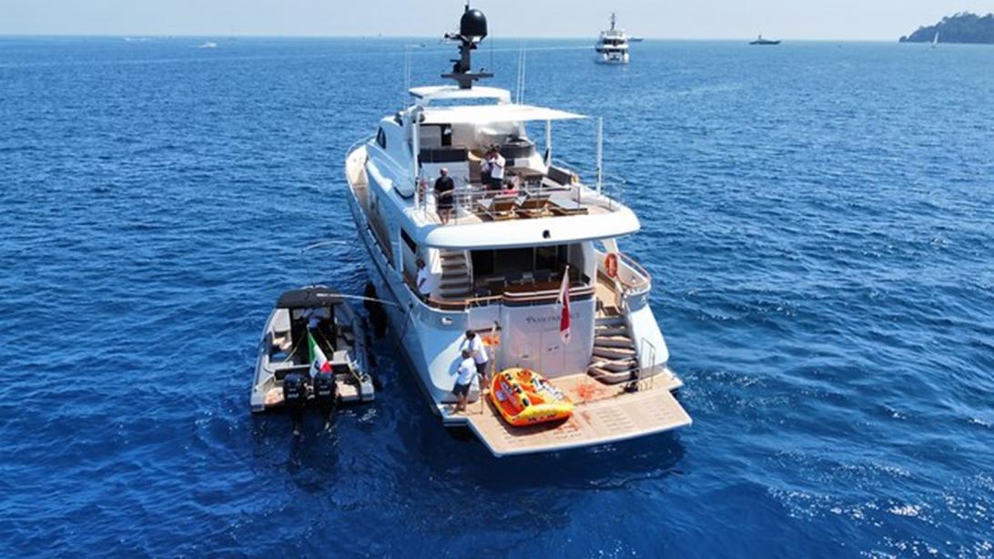 yacht Archipelago