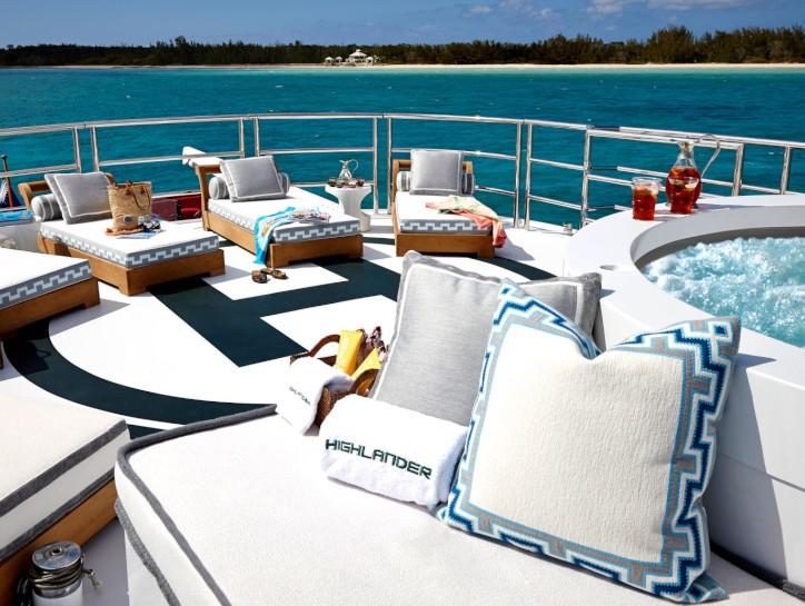 yacht Highlander
