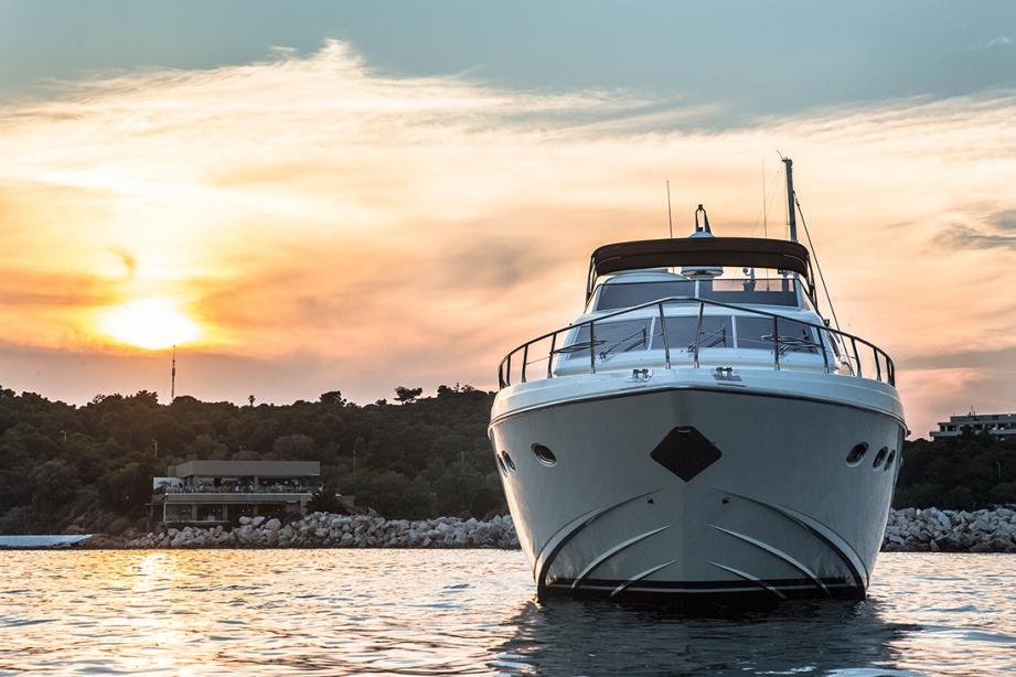 yacht Amoraki