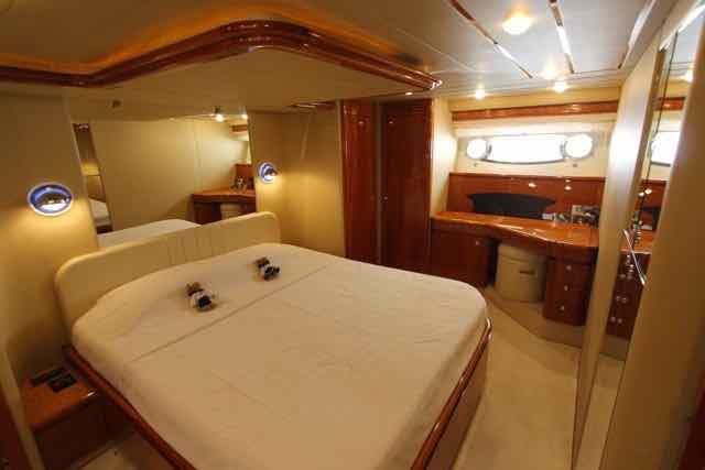 yacht Ferretti 680