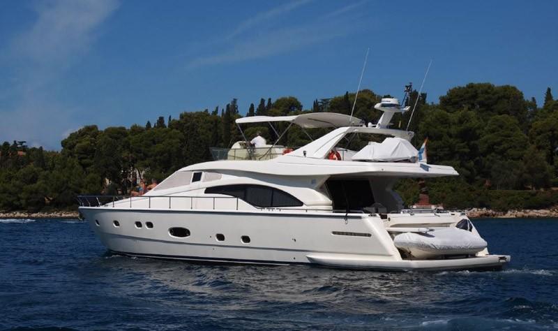 yacht Ferretti 680