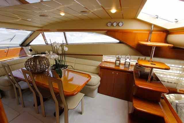 yacht Ferretti 680