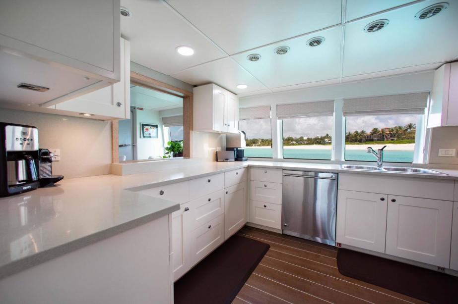 yacht Pegasus IX