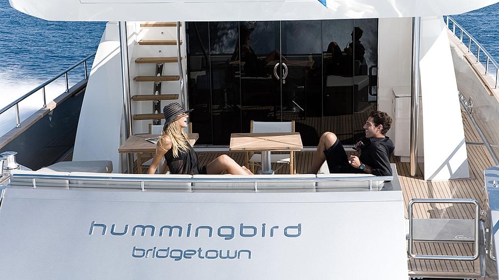 yacht Hummingbird