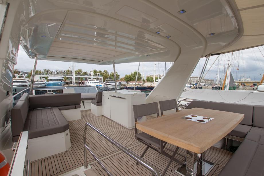 yacht Jeanneau Prestige 680