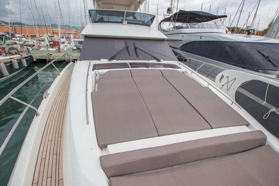 yacht Jeanneau Prestige 680