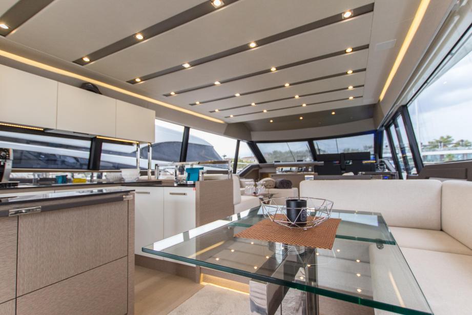 yacht Jeanneau Prestige 680