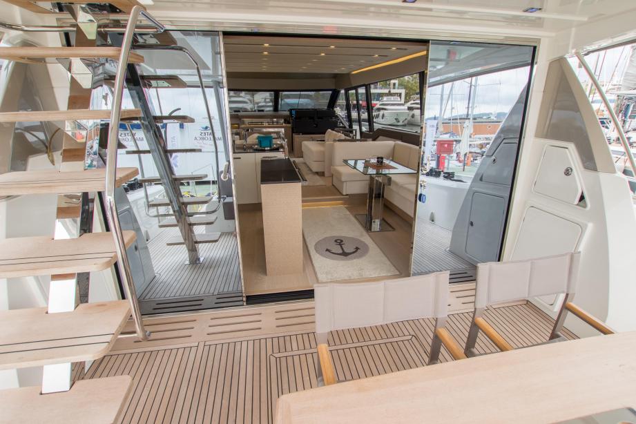 yacht Jeanneau Prestige 680