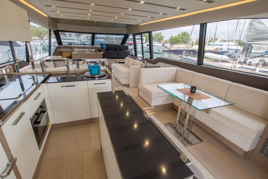 yacht Jeanneau Prestige 680