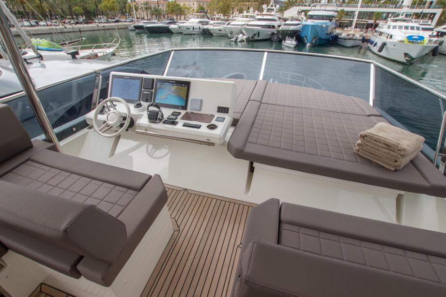 yacht Jeanneau Prestige 680