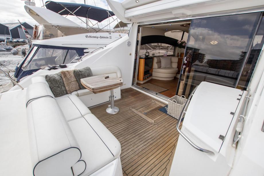 yacht Sunseeker Predator 62