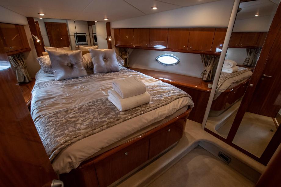 yacht Sunseeker Predator 62