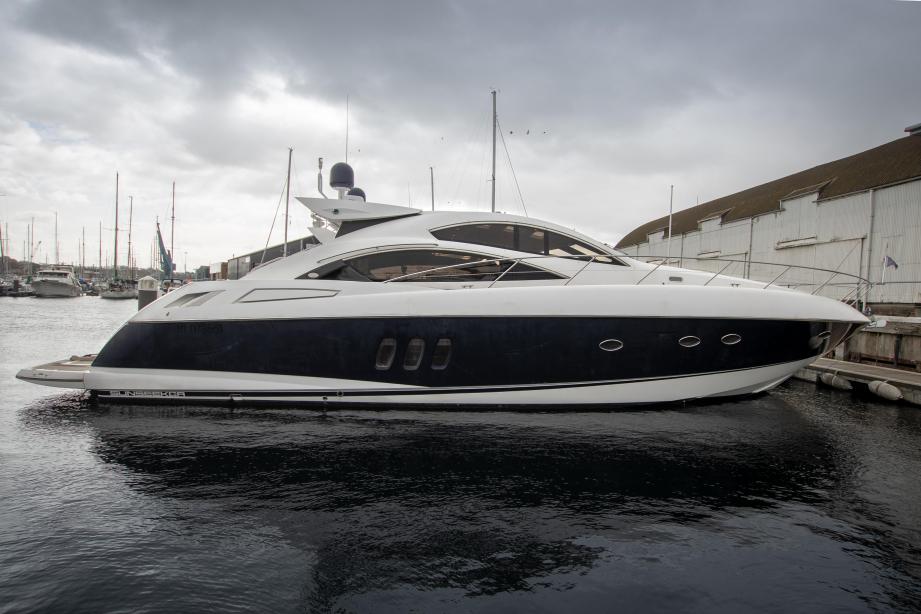 yacht Sunseeker Predator 62