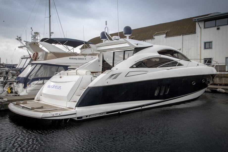 yacht Sunseeker Predator 62