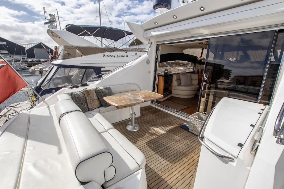 yacht Sunseeker Predator 62