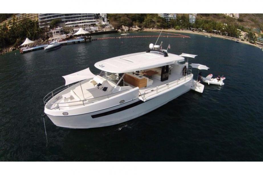 yacht Astondoa TopDeck 63