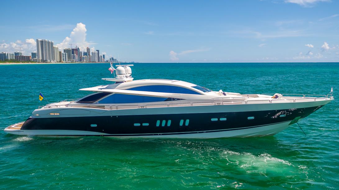 yacht Sunseeker Predator 108