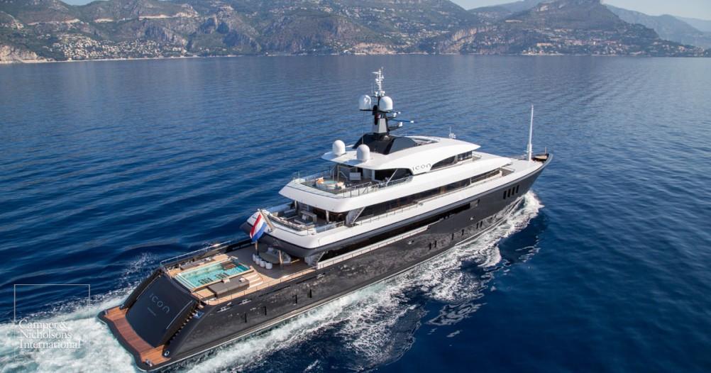 yacht Loon