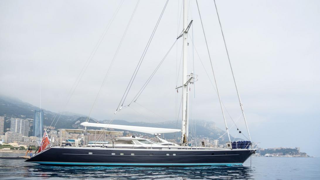 yacht Blue Papillon