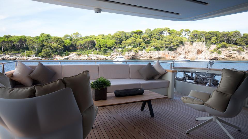 yacht Serenity IV