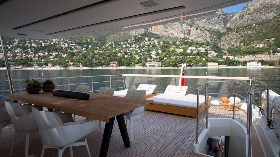 yacht Serenity IV