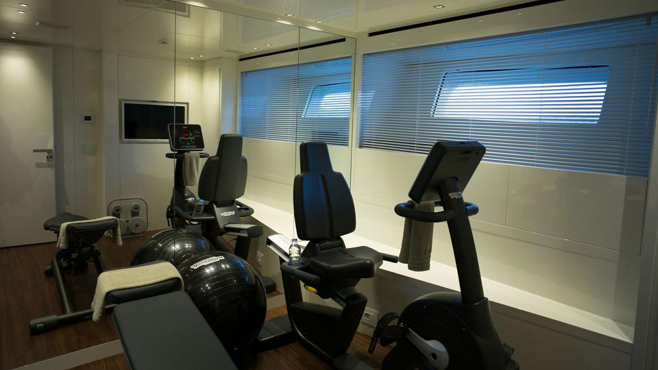 yacht Serenity IV