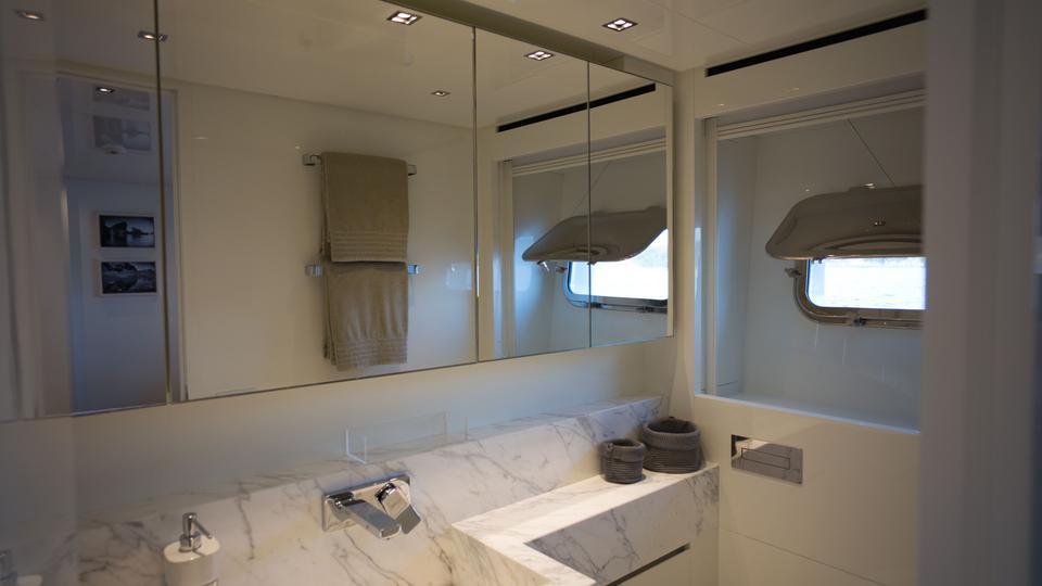yacht Serenity IV