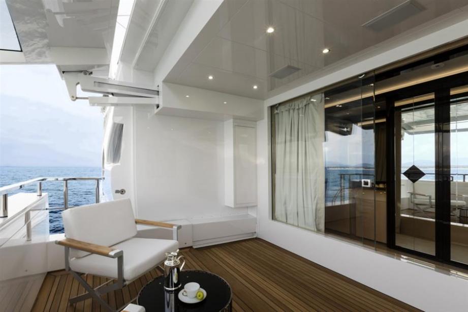 yacht Q95