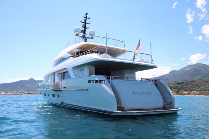 yacht Aventus