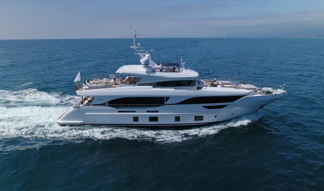 yacht Benetti Delfino 95