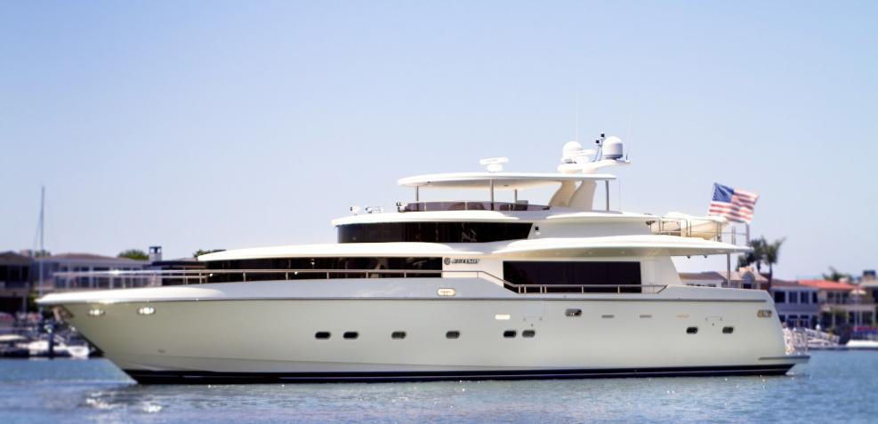 yacht Moon River