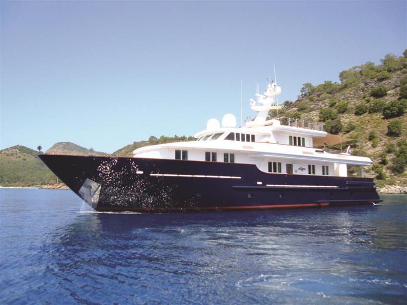 yacht Indigo