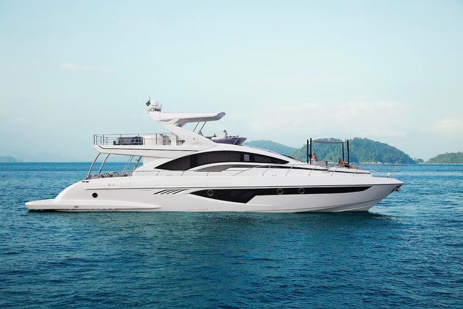 yacht Luclia III