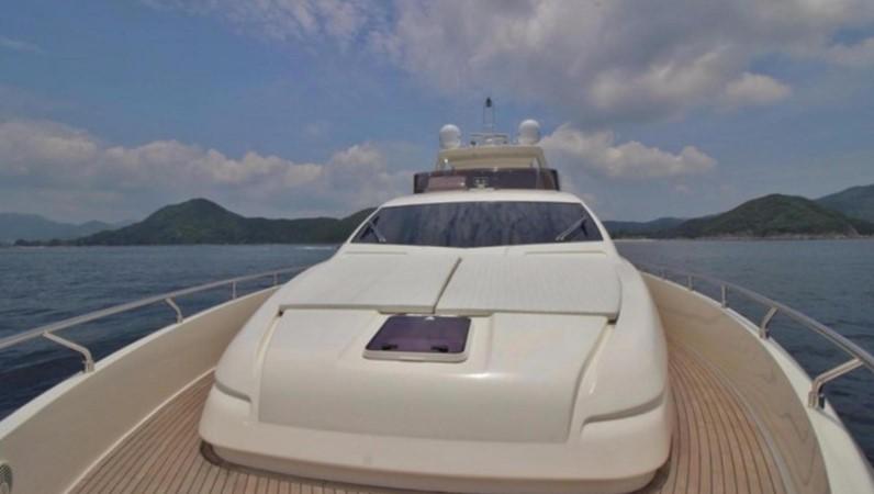 yacht Ferretti 720