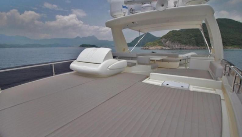 yacht Ferretti 720