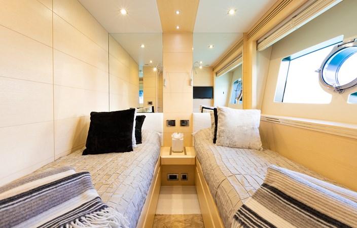 yacht Skyfall