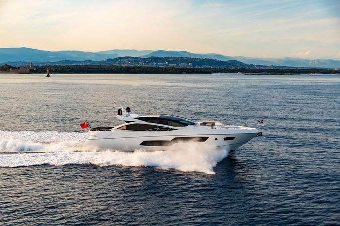yacht Skyfall