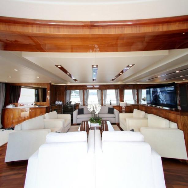 yacht Maoro